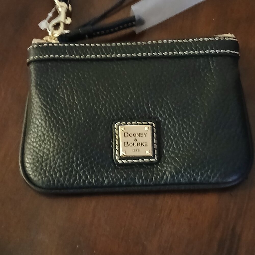 Lucca Pebble Leather Medium Wristlet - Picture 6 of 7